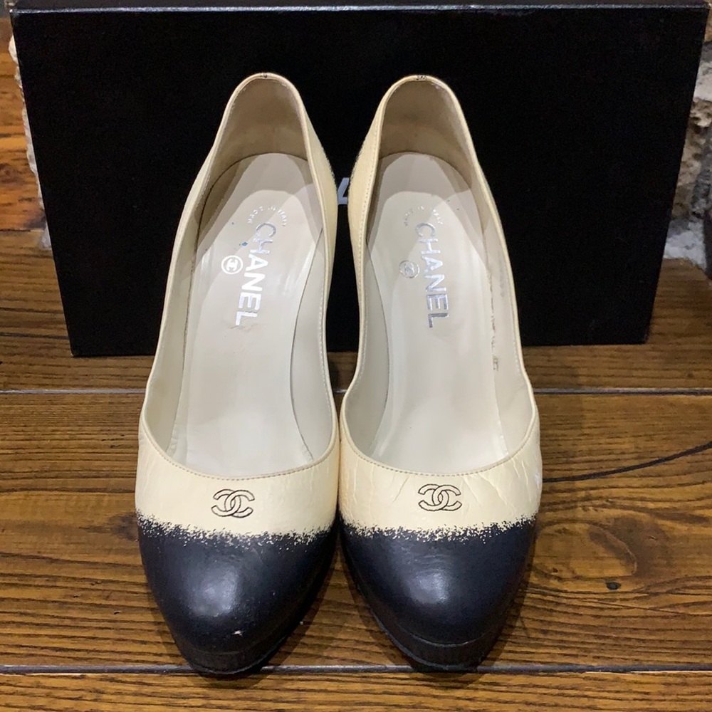 Chanel pumps